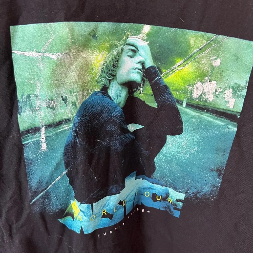 Official Justin Bieber Justice Tour merch tour shirt size medium - Picture 2 of 4